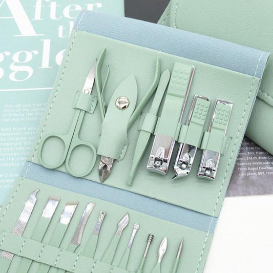 16 Piece Manicure & Pedicure Kit